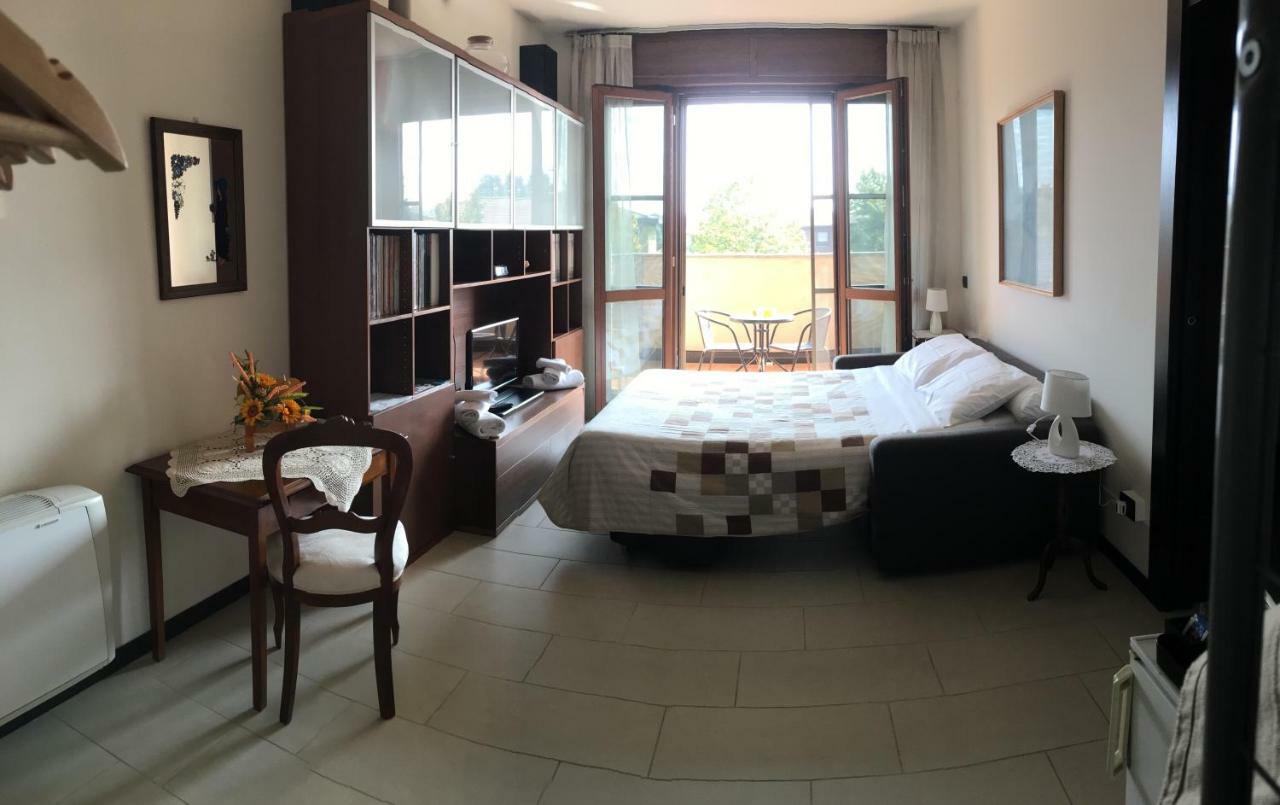 Suite Carpiano Меленяно Екстериор снимка